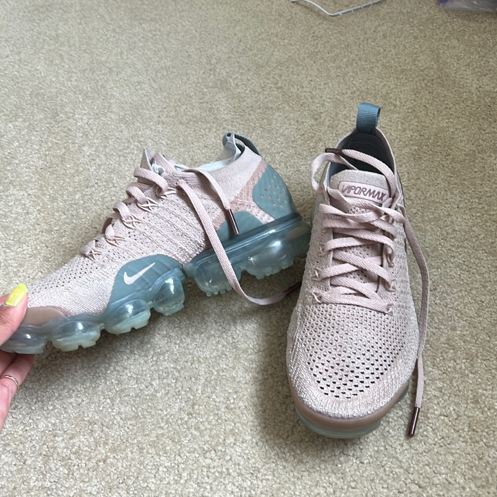 Women's Pink Air Vapormax Flyknit 2 Sneakers Size 7